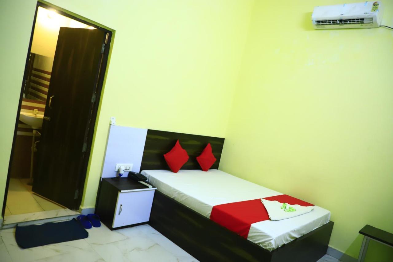 Shivraj Homestay Mathura Eksteriør billede