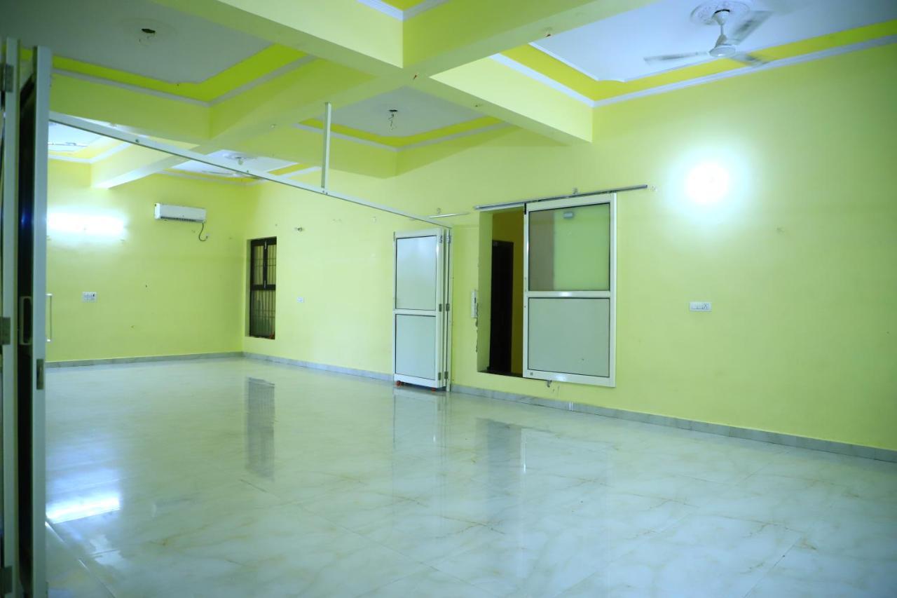 Shivraj Homestay Mathura Eksteriør billede