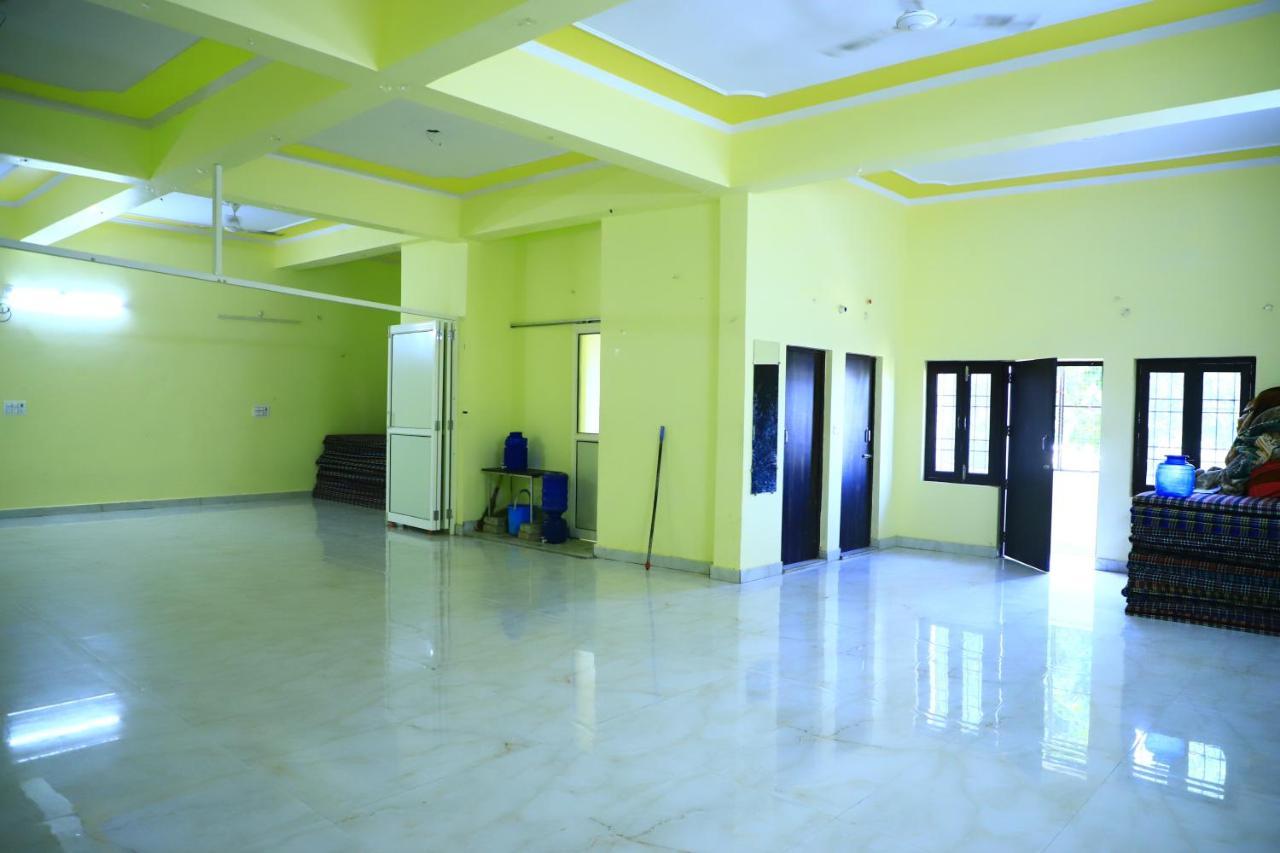 Shivraj Homestay Mathura Eksteriør billede