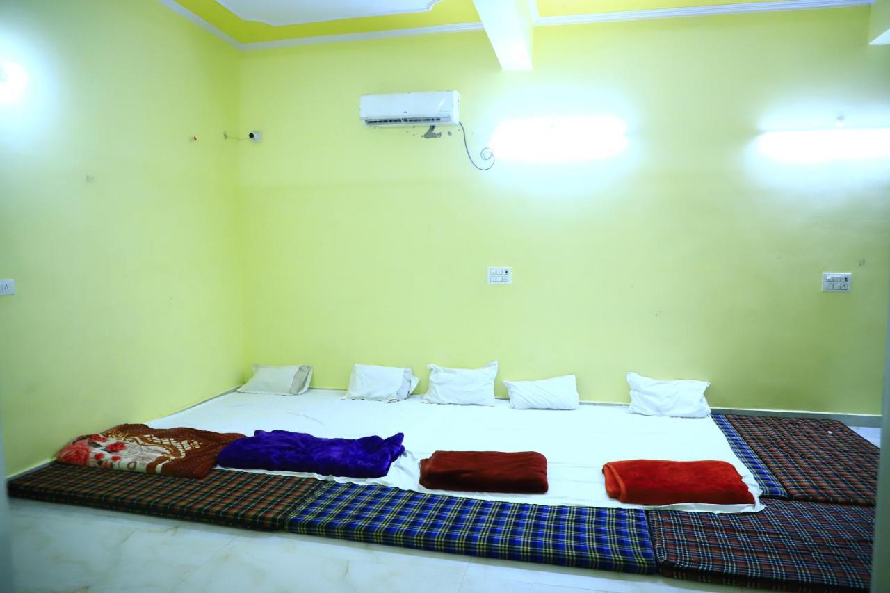 Shivraj Homestay Mathura Eksteriør billede