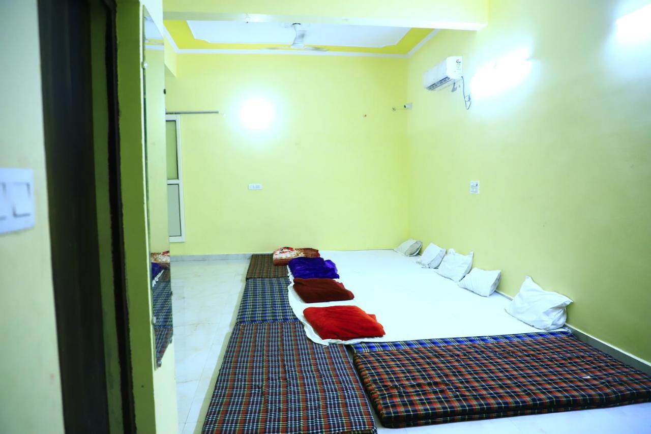 Shivraj Homestay Mathura Eksteriør billede