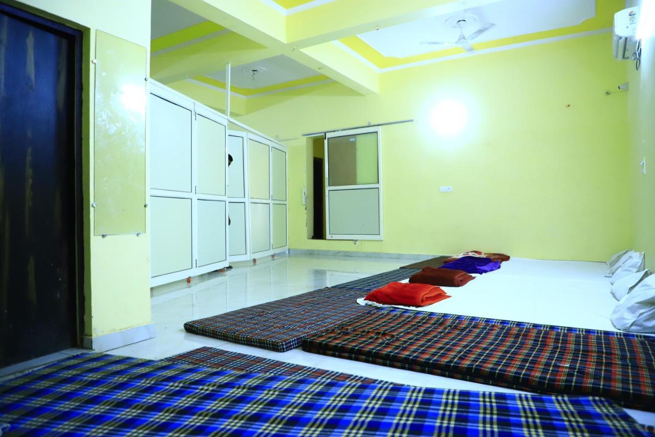 Shivraj Homestay Mathura Eksteriør billede