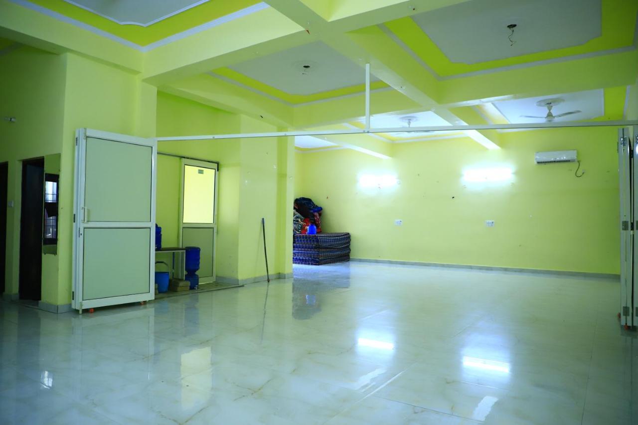 Shivraj Homestay Mathura Eksteriør billede