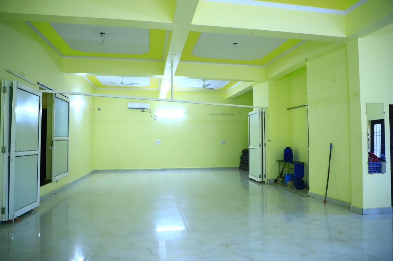 Shivraj Homestay Mathura Eksteriør billede